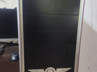 4 ядра 8гб ssd 120 hdd 320 GTx 650 1gb DDR5