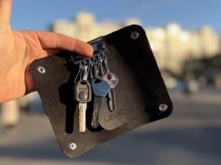 Кожаная ключница ручной работы