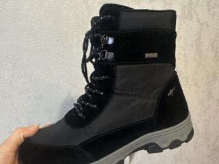 Продам зимние ботинки