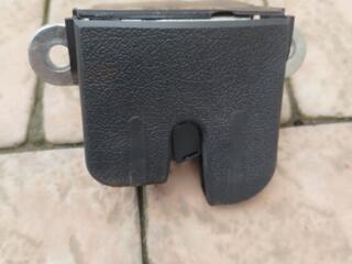 Продам оригинальный замок на крышку багажника на Туаран-Кади 50$