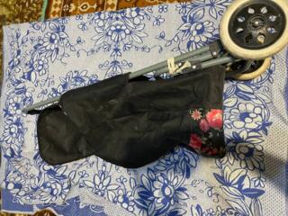 Продам хозяйственную тележку с сумкой дёшево