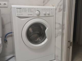 Продам стиральную машину Индезит бу