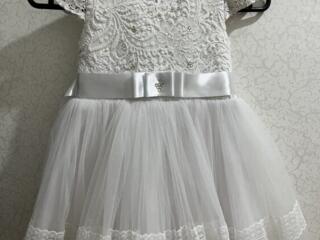 Продам новогодние платья на девочку!