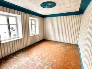 Продается каменный дом под капитальный ремонт.