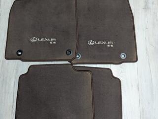 Продам комплект ковриков