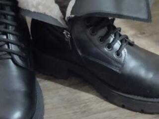 Продам кожаные зимние ботинки