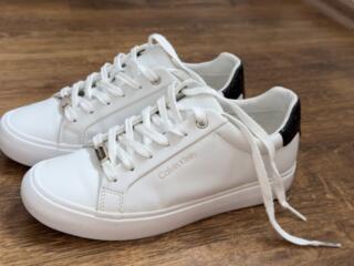 Женские кроссовки, кеды (38-39 размер)