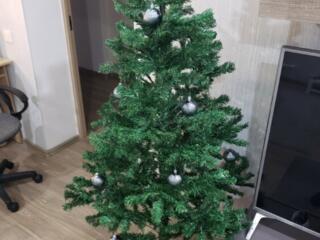 Елка искуственная 210см новая