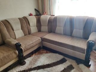 Угловой диван и кресло