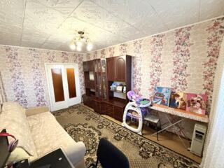 2-комнатная с мебелью и техникой. Торг