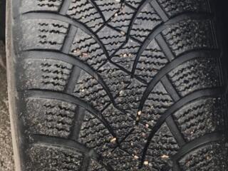 Продам комплект зимних шин на 16