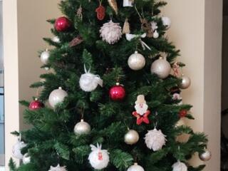 Продам искусственную ёлку 2,10м