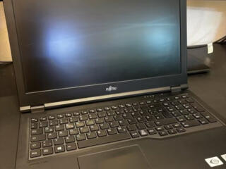 Fujitsu 15.6 i7-10610|16GB| 256SSD| UHD| Бат 4.5