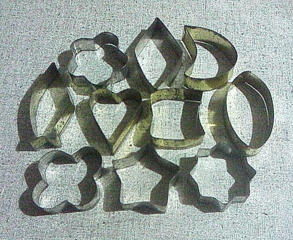 Овощерезка, тёрка, дуршлаг, вишнечистка, ножи, открывашки и др.