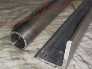 Продаю алюминиевый уголок и трубку