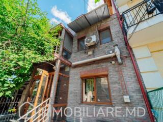 Casă cu 2 niveluri, sect. Centru Vă propunem spre vânzare casă cu 2 ..