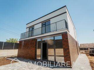 Casă cu 2 niveluri, com. Colonița Vă propunem spre vânzare casă cu 2 .