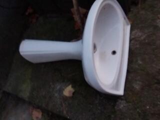 Продам раковину на пьедестале, б/у