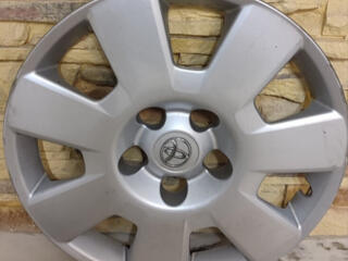 Продам комплект(4шт) оригинальных колпаков на Toyota R16 45$ 