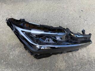 Продам на запчасти фара передняя правая Toyota Prius V (XW60)