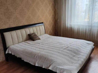 Продаётся двухкомнатная квартира. Дарницкий район, проспект ...