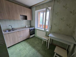 Продаётся однокомнатная квартира. Дарницкий район, улица Горловская, .