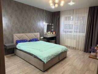 Продам двухкомнатную квартиру на Черёмушках.