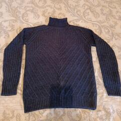 Продам свитер и мастерку