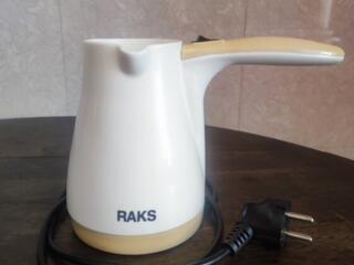 Электрочайник, блендер, турка электрическая, турка медная. Центр.