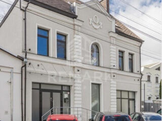 Spre chirie o clădire de birouri, amplasată strategic în centrul ...