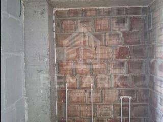 Apartament în variantă albă, perfect pentru al repara și amenaja ...