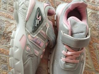 Кроссовки сетка р33