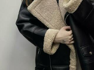 Geaca din piele cu blană