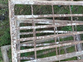 Металлические поддоны