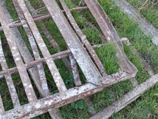 Металлические поддоны