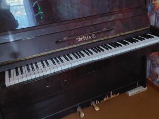 Продам пианино 2-й этаж Ленинский 500р.