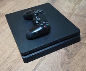Продам ps4 slim
