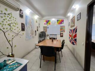 Предлагается к продаже коммерческое помещение на первом этаже жилого .