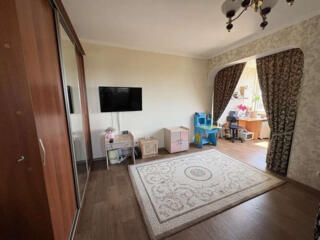 Продаётся двухкомнатная квартира. Дарницкий район, улица Харченко ...