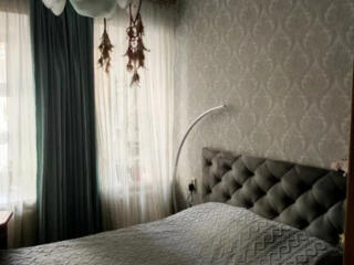 Продам 2-х комнатную квартиру в центре