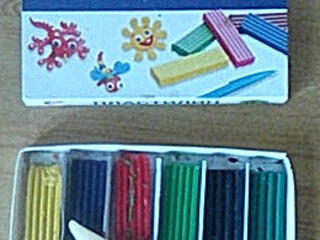 Игрушки новые и б/у, кукла, пищалки, машинки, пластилин и др.