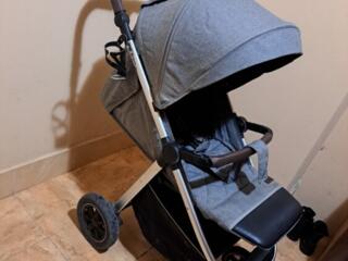 Продам прогулочную коляску