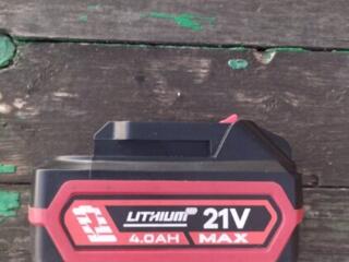 Аккумулятор под электроинструмент.