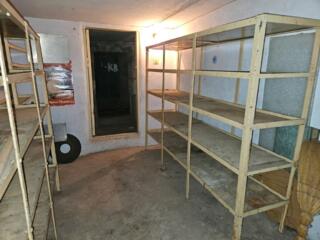 Стеллажи металлические из СССР, разборные, полки металлические.