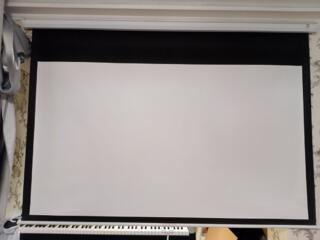 Продам экран для проектора