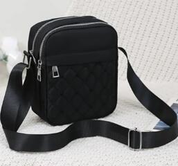 Стильная лёгкая сумка. Размер 15 ×18,5 см.,нейлон. 95 руб. Писать