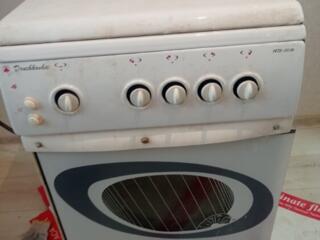 Продам плиту 4 конфорки