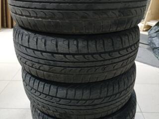 Продам комплект летних шин R14