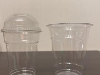 Новые одноразовые стаканы для кофейни или бара