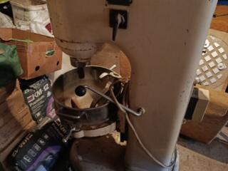 Тесто меситель